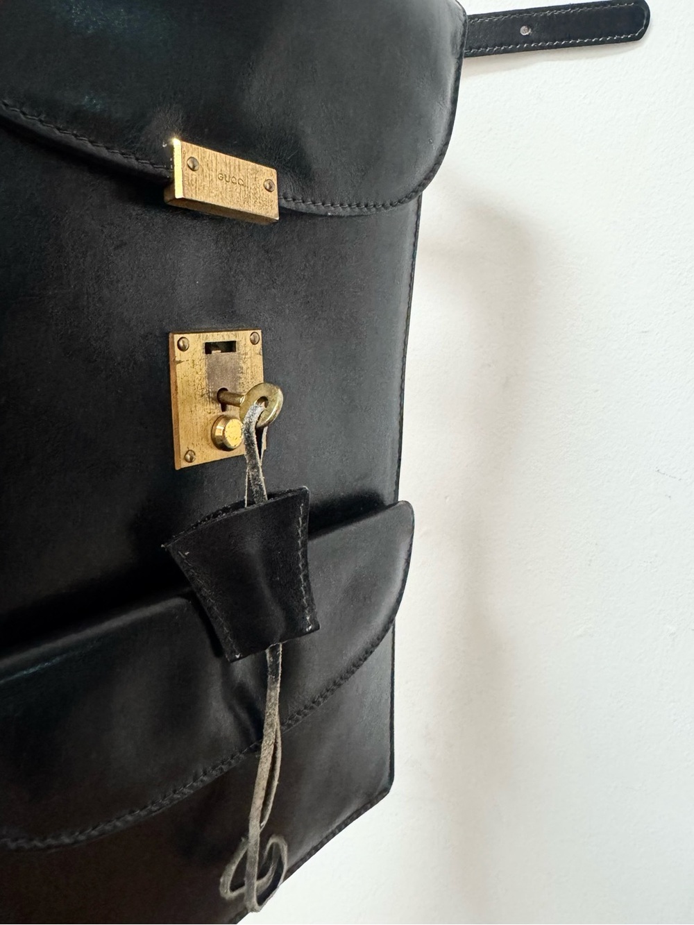 GUCCI vintage convertible locking leather satchel - Picture 5 of 16